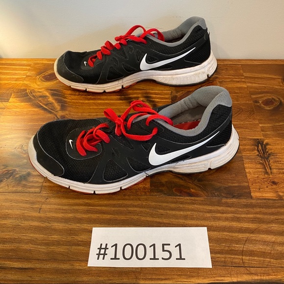 Men’s Nike Revolution 2 sneakers. - Picture 2 of 6